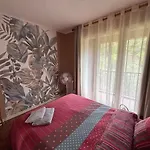 Apartament T3 Dans Avec Parking Et Piscine, Situe Au 3eme Etage Collioure