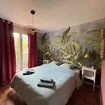 Apartament T3 Dans Avec Parking Et Piscine, Situe Au 3eme Etage Collioure