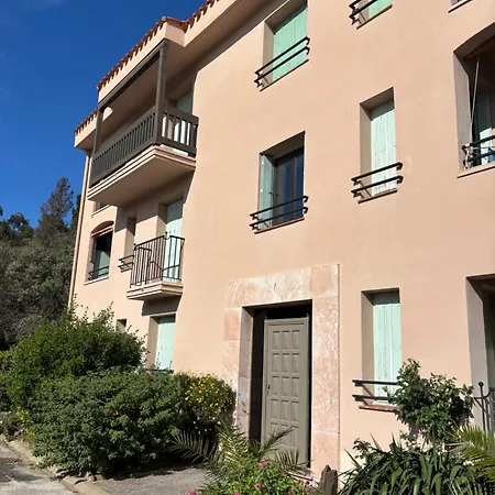 T3 Dans Avec Parking Et Piscine * Collioure