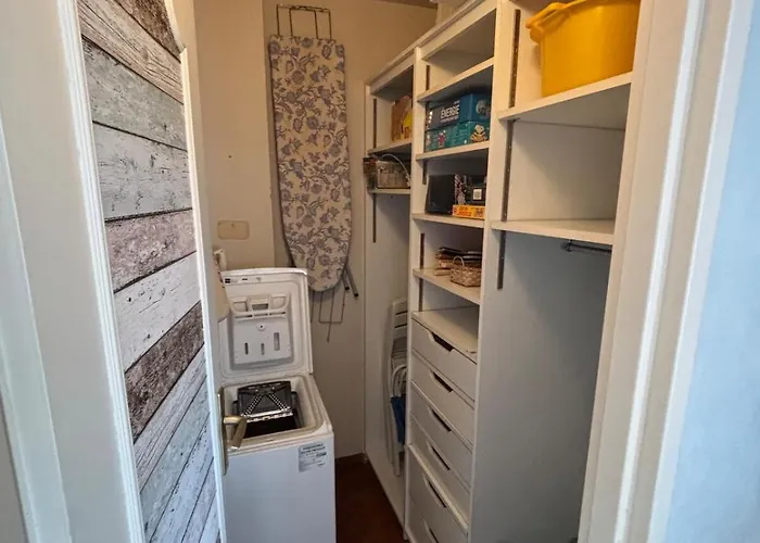 T3 Dans Avec Parking Et Piscine, Situe Au 3eme Etage Κολιούρ