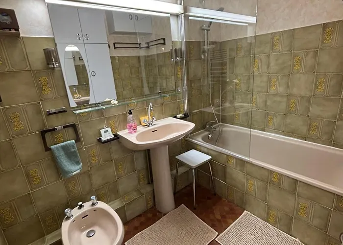 T3 Dans Résidence Avec Parking Et Piscine, Situé Au 3ème étage * Collioure